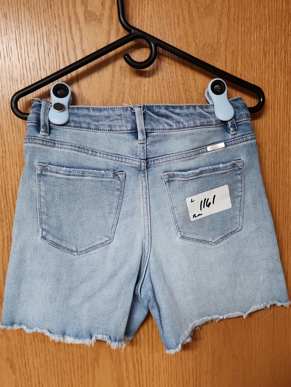 KanCan Light Blue Denim Cutoff Shorts - Women L number 1161